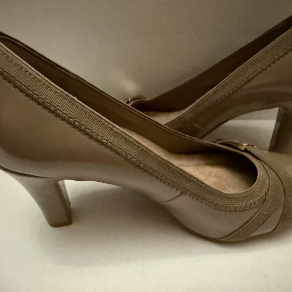 Giani Bernini Women Shoes With Memory Foam 5M Taupe - Picture 1 of 7